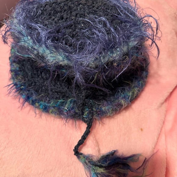 Woman’s hat - Picture 2 of 4